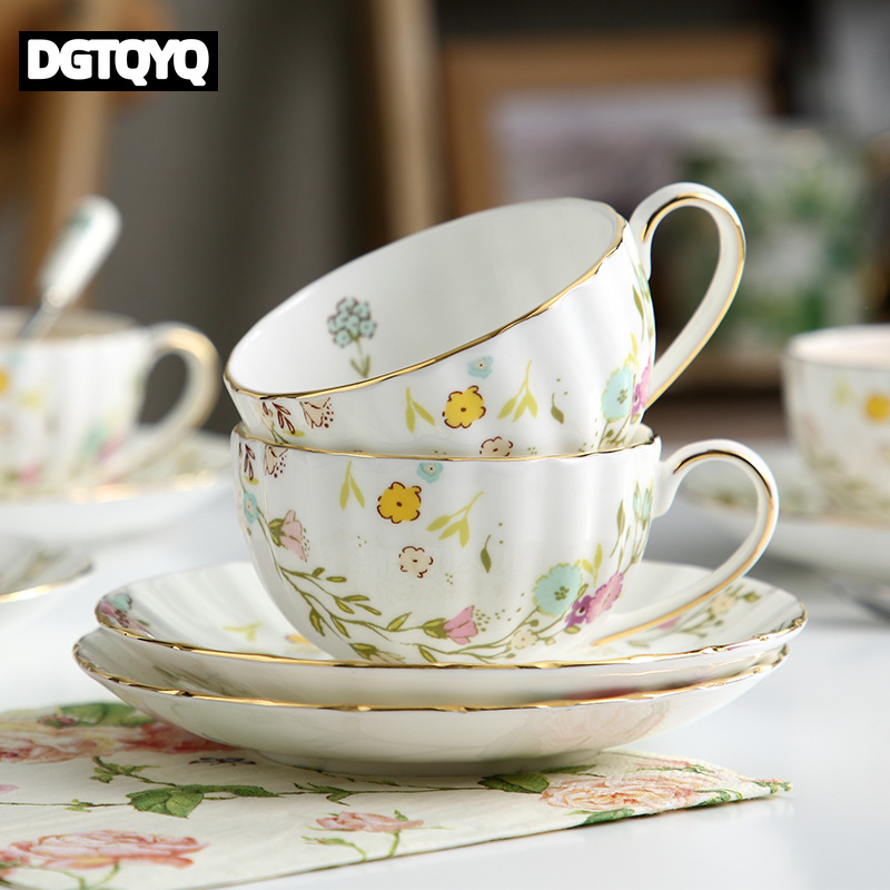 Coffee Tea Catering - 2個セット ヴィンテージ風 花柄 セラミックコーヒーカップ＆ソーサー ゴールドリム パンプキンティーカップ