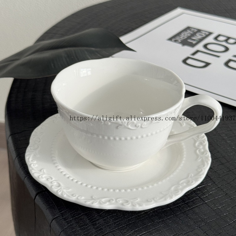 フレンチライト高級エンボス花柄コーヒーカップとプレートセット - Coffee Tea Catering のレビューと価格