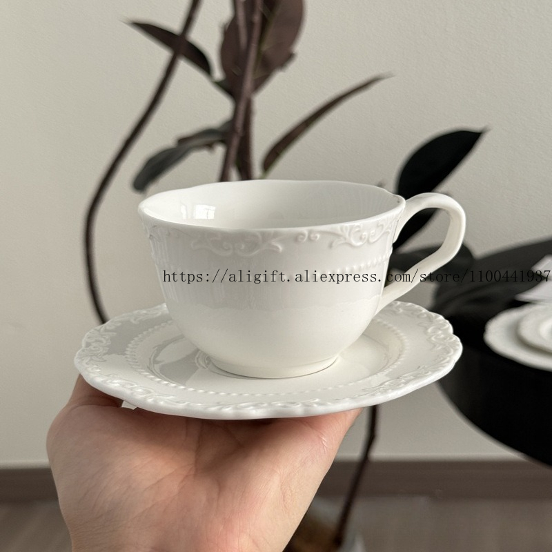 フレンチライト高級エンボス花柄コーヒーカップとプレートセット - Coffee Tea Catering のレビューと価格